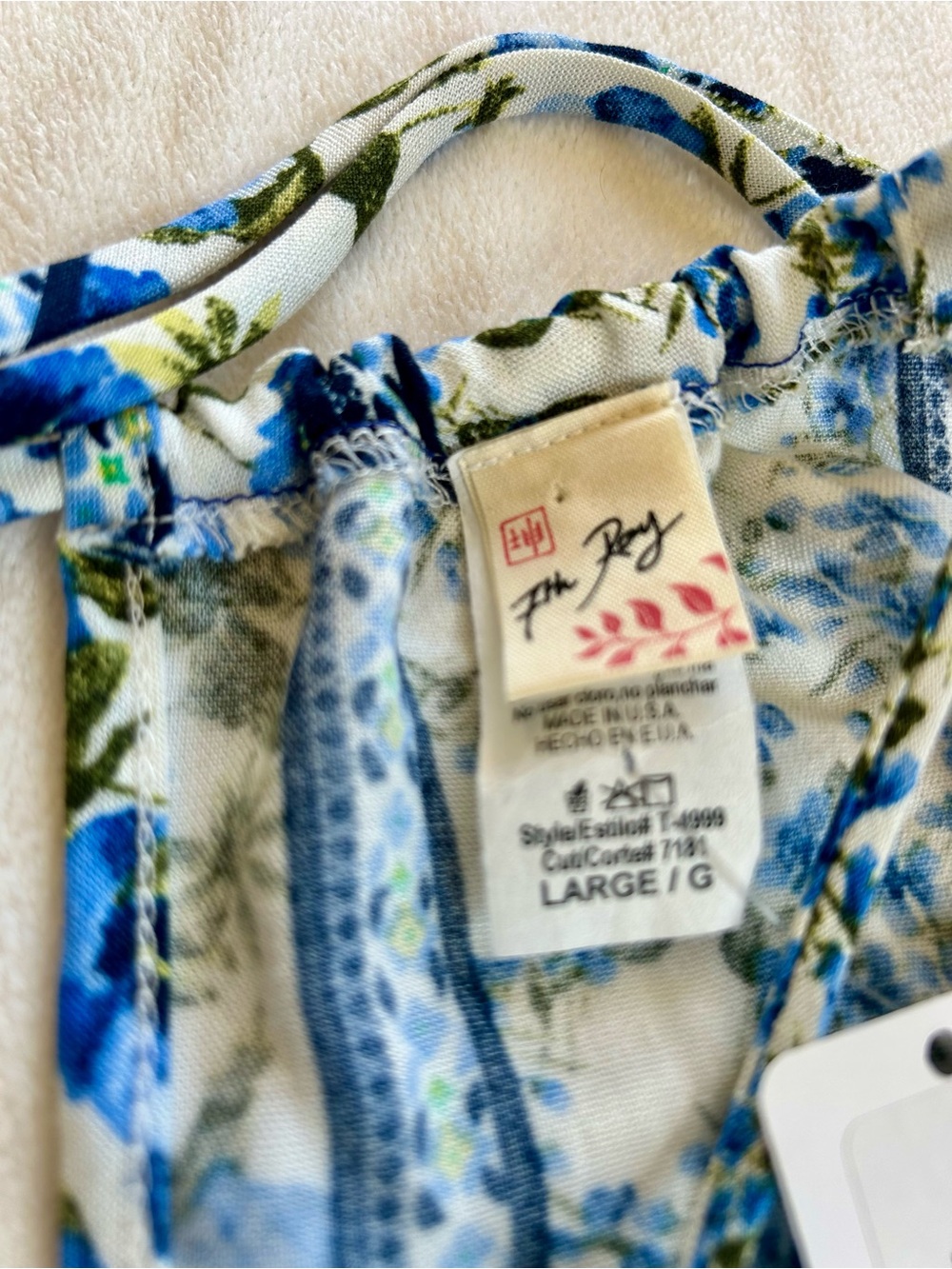 7th Day Blue Floral Women’s Top with Tassel Hem Sz L - Picture 3 of 6